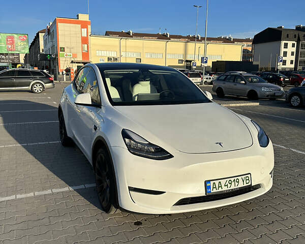 Белый Тесла Model Y, объемом двигателя 0 л и пробегом 63 тыс. км за 31900 $, фото 1 на Automoto.ua