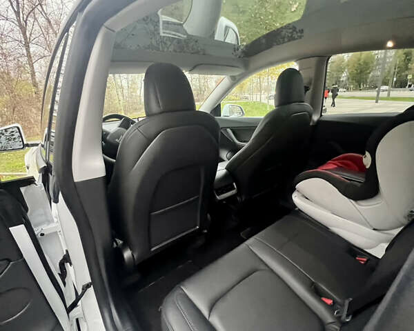 Белый Тесла Model Y, объемом двигателя 0 л и пробегом 36 тыс. км за 29500 $, фото 14 на Automoto.ua