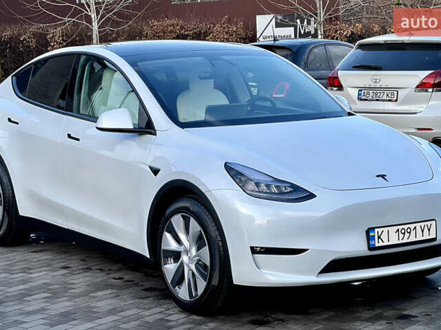 Белый Тесла Model Y, объемом двигателя 0 л и пробегом 57 тыс. км за 28500 $, фото 4 на Automoto.ua