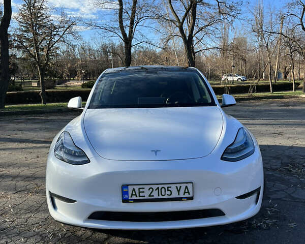 Белый Тесла Model Y, объемом двигателя 0 л и пробегом 70 тыс. км за 29000 $, фото 4 на Automoto.ua