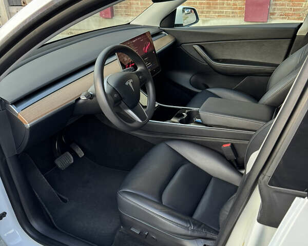 Білий Тесла Model Y, об'ємом двигуна 0 л та пробігом 30 тис. км за 29000 $, фото 11 на Automoto.ua