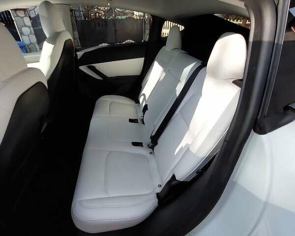 Белый Тесла Model Y, объемом двигателя 0 л и пробегом 113 тыс. км за 24700 $, фото 70 на Automoto.ua