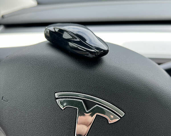 Белый Тесла Model Y, объемом двигателя 0 л и пробегом 23 тыс. км за 44000 $, фото 22 на Automoto.ua