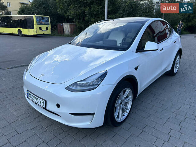 Белый Тесла Model Y, объемом двигателя 0 л и пробегом 47 тыс. км за 22500 $, фото 1 на Automoto.ua