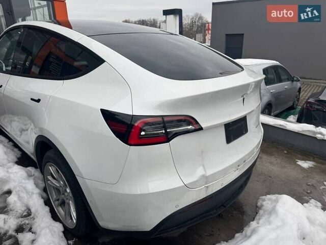 Белый Тесла Model Y, объемом двигателя 0 л и пробегом 98 тыс. км за 15000 $, фото 3 на Automoto.ua