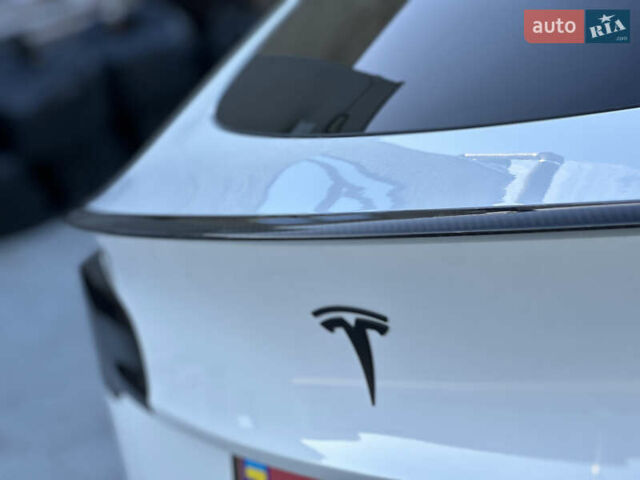 Белый Тесла Model Y, объемом двигателя 0 л и пробегом 118 тыс. км за 21700 $, фото 29 на Automoto.ua