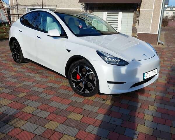 Белый Тесла Model Y, объемом двигателя 0 л и пробегом 113 тыс. км за 24700 $, фото 40 на Automoto.ua