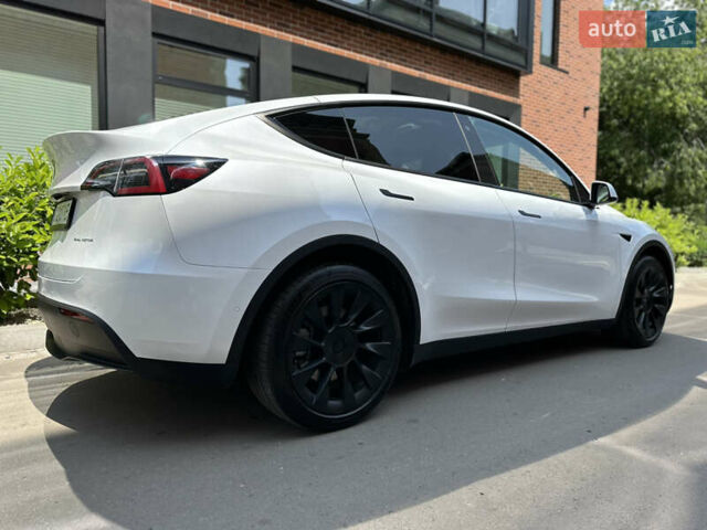 Белый Тесла Model Y, объемом двигателя 0 л и пробегом 53 тыс. км за 23500 $, фото 18 на Automoto.ua