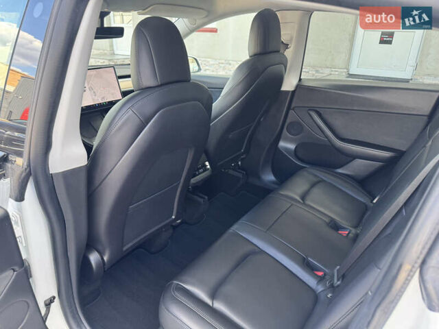 Белый Тесла Model Y, объемом двигателя 0 л и пробегом 108 тыс. км за 21300 $, фото 31 на Automoto.ua