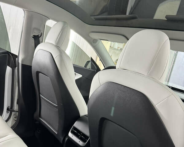 Белый Тесла Model Y, объемом двигателя 0 л и пробегом 120 тыс. км за 20500 $, фото 23 на Automoto.ua