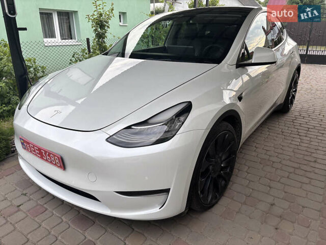Белый Тесла Model Y, объемом двигателя 0 л и пробегом 107 тыс. км за 22000 $, фото 1 на Automoto.ua