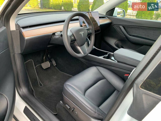 Белый Тесла Model Y, объемом двигателя 0 л и пробегом 35 тыс. км за 26500 $, фото 18 на Automoto.ua