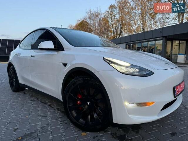 Белый Тесла Model Y, объемом двигателя 0 л и пробегом 132 тыс. км за 20800 $, фото 132 на Automoto.ua