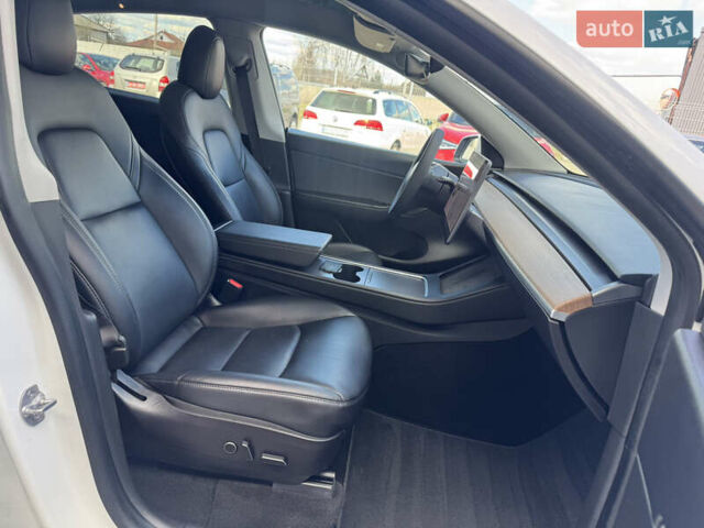 Белый Тесла Model Y, объемом двигателя 0 л и пробегом 108 тыс. км за 21300 $, фото 25 на Automoto.ua