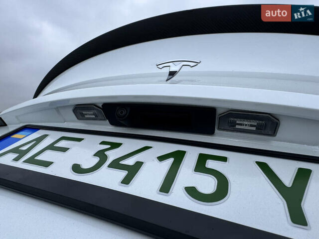 Белый Тесла Model Y, объемом двигателя 0 л и пробегом 77 тыс. км за 25000 $, фото 20 на Automoto.ua