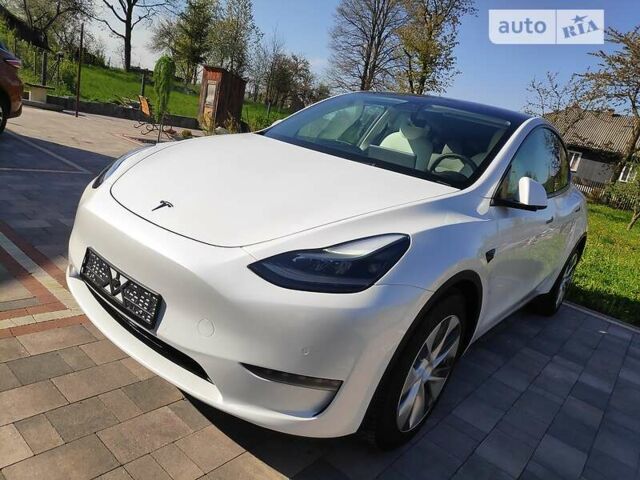 Белый Тесла Model Y, объемом двигателя 0 л и пробегом 49 тыс. км за 41900 $, фото 3 на Automoto.ua