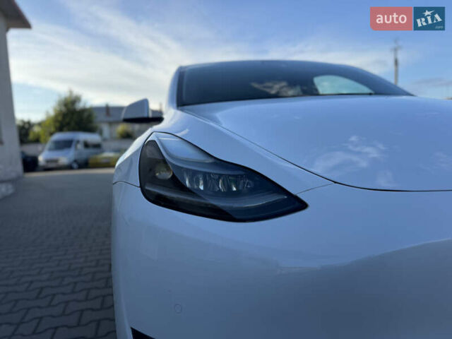 Белый Тесла Model Y, объемом двигателя 0 л и пробегом 110 тыс. км за 21500 $, фото 10 на Automoto.ua