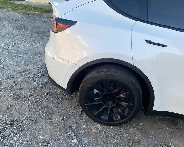 Белый Тесла Model Y, объемом двигателя 0 л и пробегом 21 тыс. км за 19500 $, фото 19 на Automoto.ua