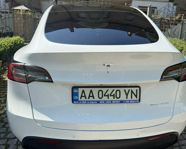 Белый Тесла Model Y, объемом двигателя 0 л и пробегом 72 тыс. км за 23999 $, фото 12 на Automoto.ua