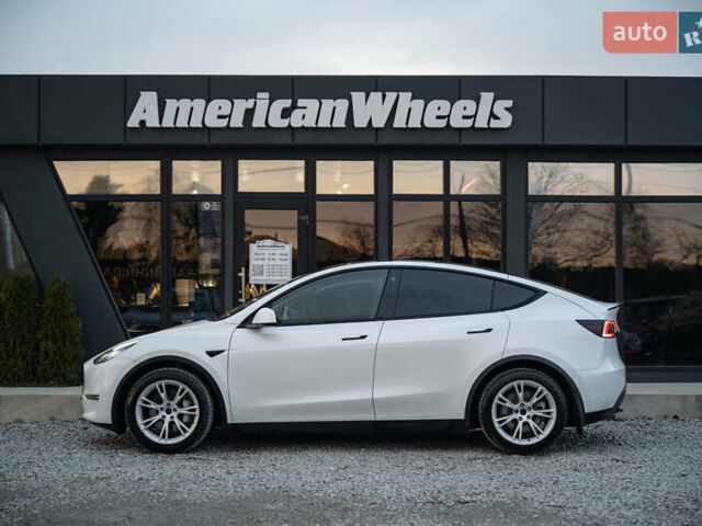 Белый Тесла Model Y, объемом двигателя 0 л и пробегом 69 тыс. км за 27500 $, фото 3 на Automoto.ua