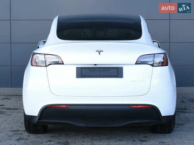 Белый Тесла Model Y, объемом двигателя 0 л и пробегом 71 тыс. км за 23000 $, фото 3 на Automoto.ua