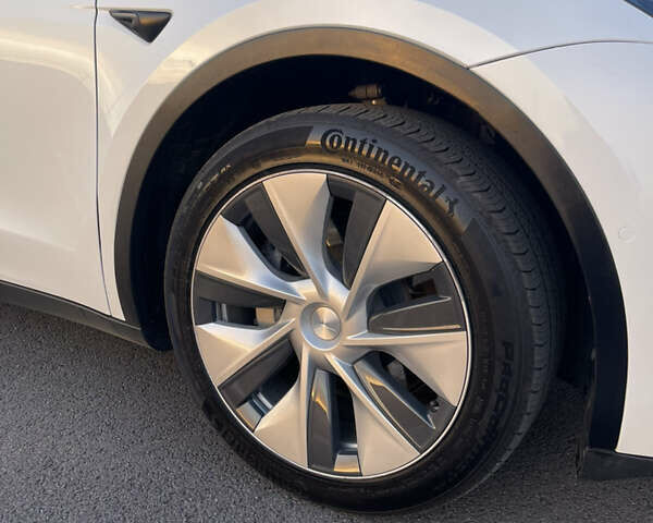 Белый Тесла Model Y, объемом двигателя 0 л и пробегом 76 тыс. км за 23400 $, фото 22 на Automoto.ua