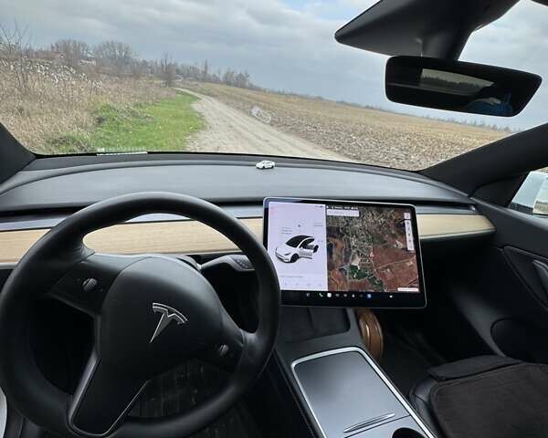 Белый Тесла Model Y, объемом двигателя 0 л и пробегом 119 тыс. км за 24500 $, фото 6 на Automoto.ua