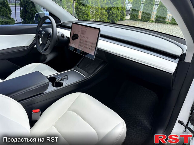 Белый Тесла Model Y, объемом двигателя 0.26 л и пробегом 80 тыс. км за 21500 $, фото 7 на Automoto.ua