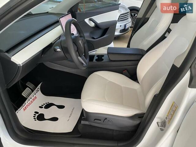 Тесла Model Y 2021 в Одессе на Automoto.ua Белый Тесла Model Y, объемом двигателя 0 л и пробегом 58 тыс. км за 26300 $, фото 23 на Automoto.ua
