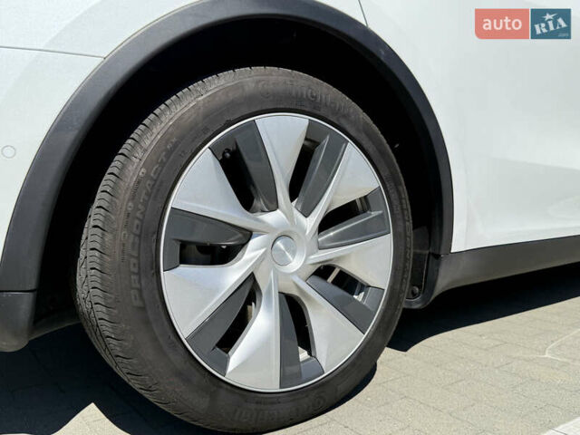 Белый Тесла Model Y, объемом двигателя 0 л и пробегом 108 тыс. км за 30550 $, фото 37 на Automoto.ua