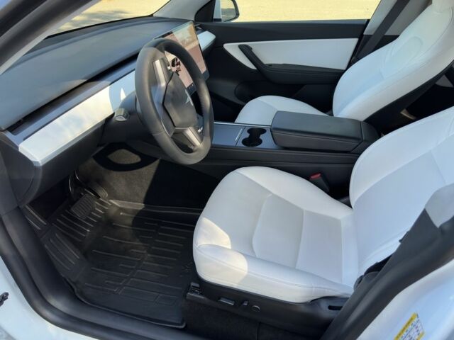 Білий Тесла Model Y, об'ємом двигуна 0 л та пробігом 73 тис. км за 29400 $, фото 17 на Automoto.ua