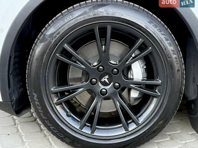 Білий Тесла Model Y, об'ємом двигуна 0 л та пробігом 78 тис. км за 26800 $, фото 6 на Automoto.ua