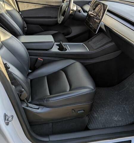Білий Тесла Model Y, об'ємом двигуна 0 л та пробігом 101 тис. км за 23899 $, фото 16 на Automoto.ua