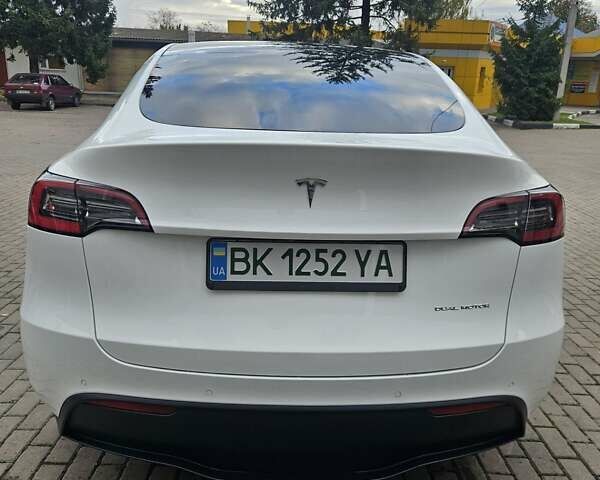 Тесла Model Y 2021 в Ровно на Automoto.ua Белый Тесла Model Y, объемом двигателя 0 л и пробегом 133 тыс. км за 22000 $, фото 34 на Automoto.ua