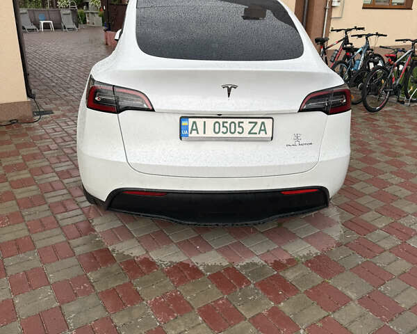 Белый Тесла Model Y, объемом двигателя 0 л и пробегом 166 тыс. км за 23000 $, фото 2 на Automoto.ua