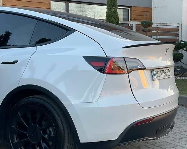 Белый Тесла Model Y, объемом двигателя 0 л и пробегом 56 тыс. км за 24980 $, фото 21 на Automoto.ua