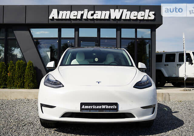 Белый Тесла Model Y, объемом двигателя 0 л и пробегом 30 тыс. км за 26900 $, фото 1 на Automoto.ua