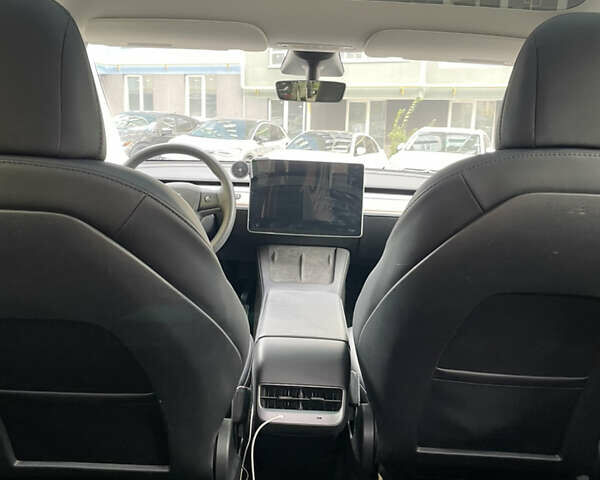 Белый Тесла Model Y, объемом двигателя 0 л и пробегом 65 тыс. км за 22999 $, фото 28 на Automoto.ua