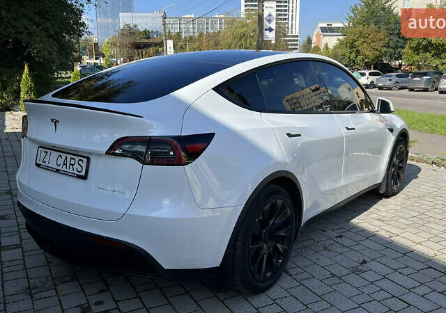 Белый Тесла Model Y, объемом двигателя 0 л и пробегом 88 тыс. км за 25700 $, фото 6 на Automoto.ua