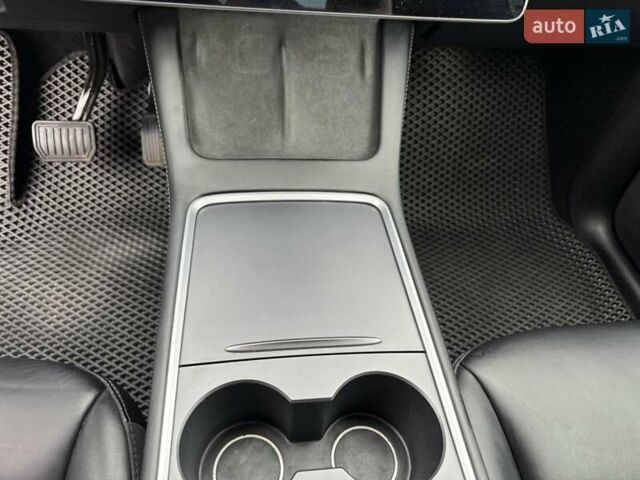 Тесла Model Y 2021 в Львове на Automoto.ua Белый Тесла Model Y, объемом двигателя 0 л и пробегом 102 тыс. км за 24500 $, фото 20 на Automoto.ua