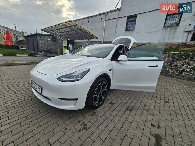 Тесла Model Y 2021 в Ровно на Automoto.ua Белый Тесла Model Y, объемом двигателя 0 л и пробегом 133 тыс. км за 22000 $, фото 38 на Automoto.ua