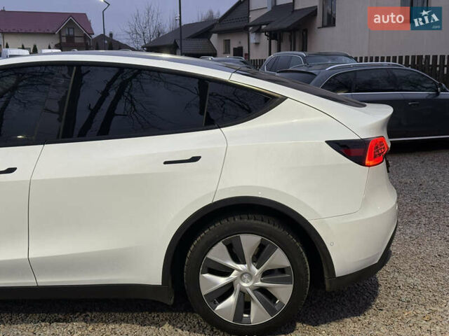 Белый Тесла Model Y, объемом двигателя 0 л и пробегом 128 тыс. км за 22600 $, фото 8 на Automoto.ua