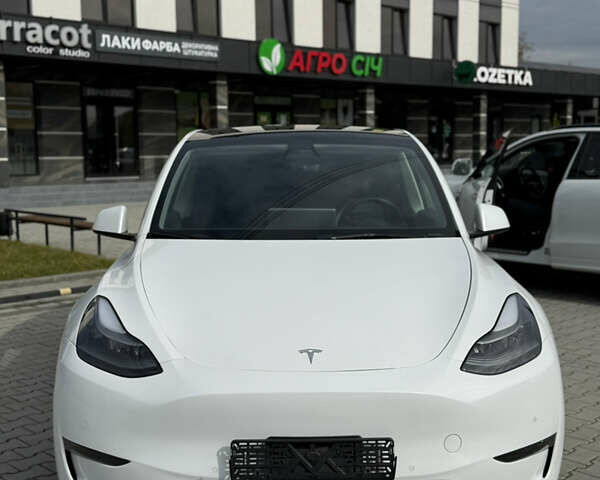 Білий Тесла Model Y, об'ємом двигуна 0 л та пробігом 69 тис. км за 21500 $, фото 2 на Automoto.ua