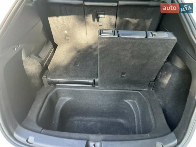 Білий Тесла Model Y, об'ємом двигуна 0 л та пробігом 117 тис. км за 23000 $, фото 32 на Automoto.ua