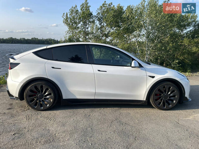 Белый Тесла Model Y, объемом двигателя 0 л и пробегом 68 тыс. км за 36000 $, фото 8 на Automoto.ua