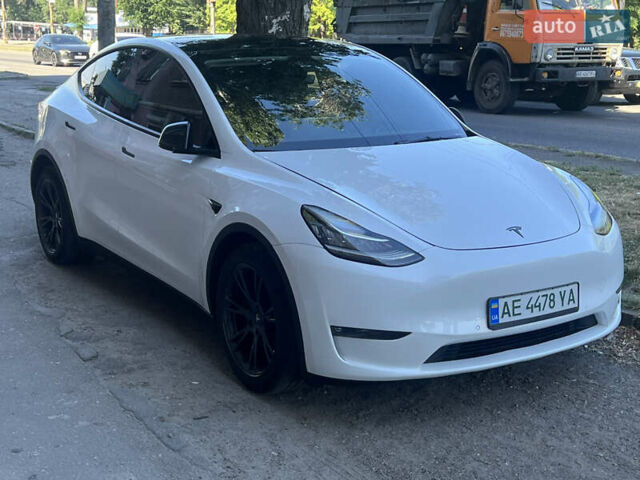 Белый Тесла Model Y, объемом двигателя 0 л и пробегом 63 тыс. км за 25500 $, фото 44 на Automoto.ua