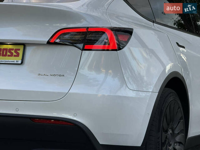 Тесла Model Y 2021 в Николаеве на Automoto.ua Белый Тесла Model Y, объемом двигателя 0 л и пробегом 80 тыс. км за 24999 $, фото 19 на Automoto.ua