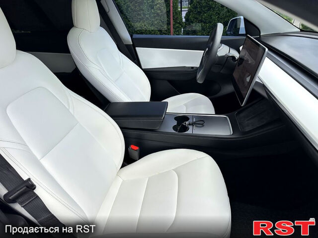 Белый Тесла Model Y, объемом двигателя 0.26 л и пробегом 80 тыс. км за 21500 $, фото 6 на Automoto.ua