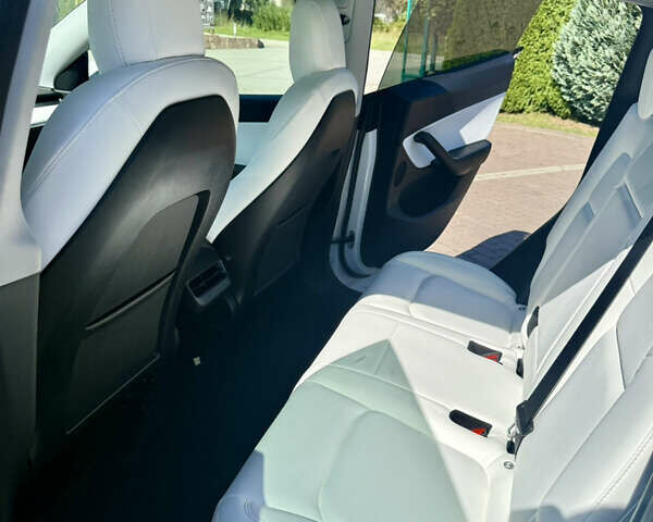 Белый Тесла Model Y, объемом двигателя 0 л и пробегом 19 тыс. км за 26500 $, фото 9 на Automoto.ua