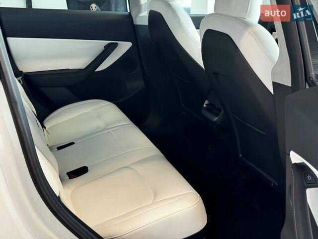 Белый Тесла Model Y, объемом двигателя 0 л и пробегом 1 тыс. км за 29500 $, фото 22 на Automoto.ua